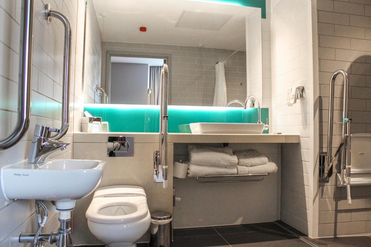 Standard Double Room with Free Hot Breakfast - Accessible,1008021271:JPEG