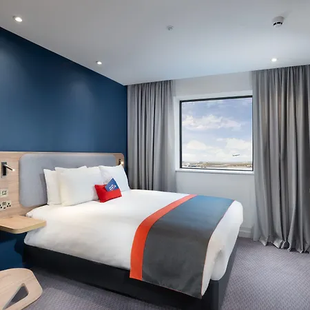 Holiday Inn Express - London Heathrow T4 By Ihg-2